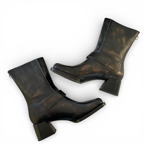 Labucq • Janis Boot - Picture 4 of 16